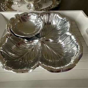 Serving & Dip Bowl Set by Wilton Nesting Cabbage Leaves